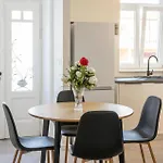 Stunning In With Wifi Apartment *