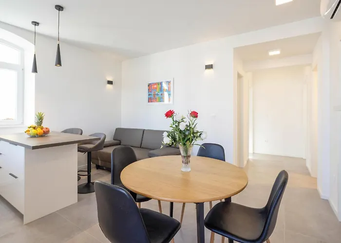 Apartament 3 Bedroom Gorgeous In Split